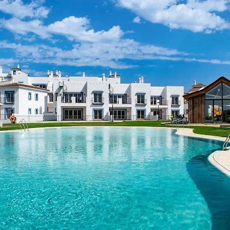 Stunning Apartment-7 People-6 Pools.402 Daire *