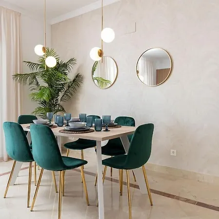 Daire Stunning Apartment-7 People-6 Pools.402 Estepona