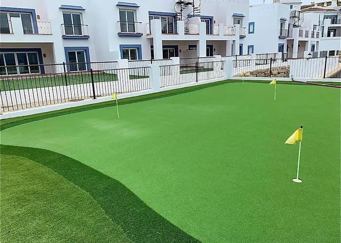 Stunning Apartment-7 People-6 Pools.402 *