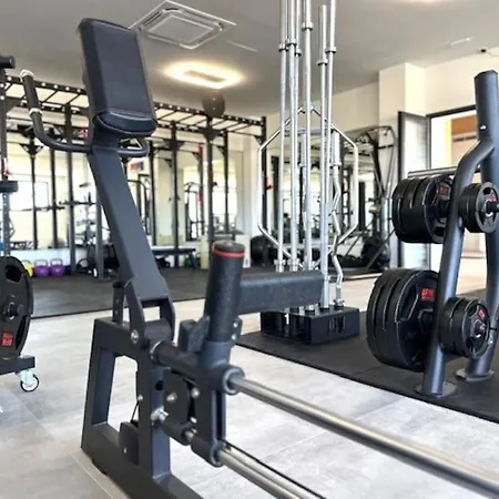 Stunning Apartment-7 People-6 Pools.402