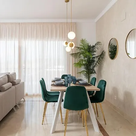 Stunning Apartment-7 People-6 Pools.402 Lägenhet *