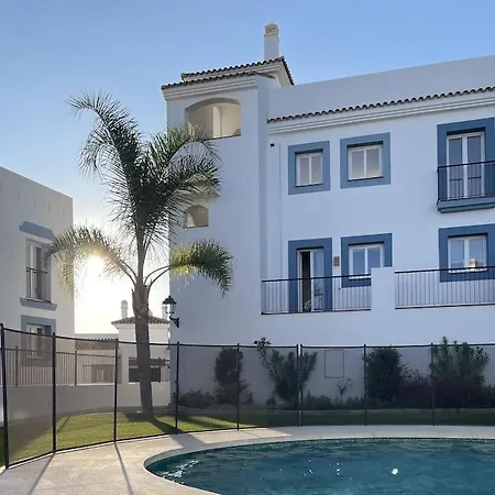 Stunning Apartment-7 People-6 Pools.402 Lägenhet *