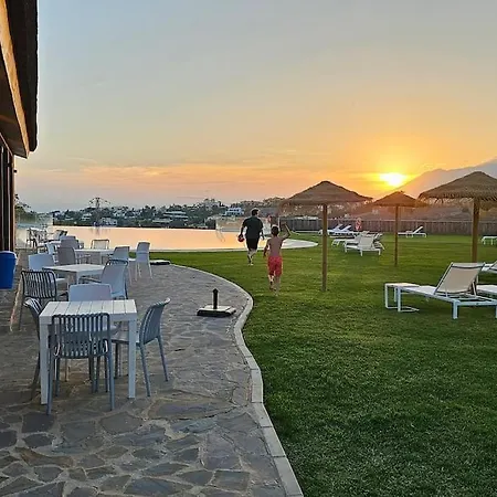 Stunning Apartment-7 People-6 Pools.402