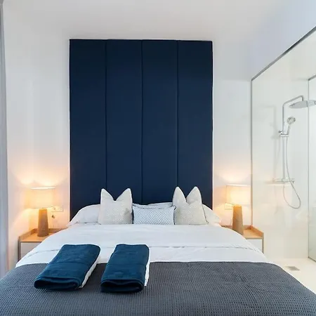 Stunning Apartment-7 People-6 Pools.402 Lägenhet