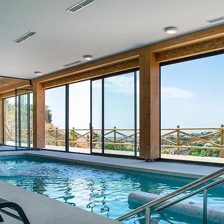 Stunning Apartment-7 People-6 Pools.402 *