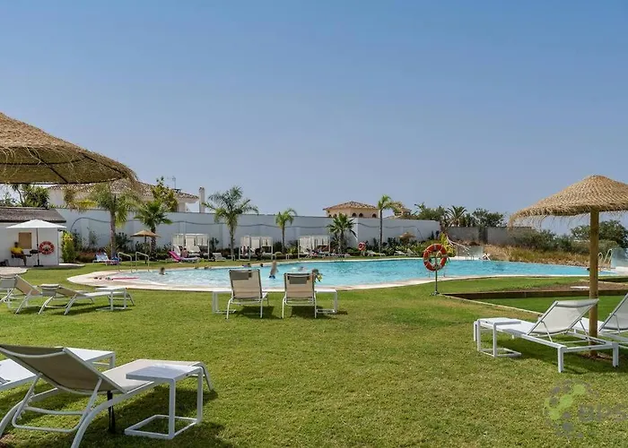 Stunning Apartment-7 People-6 Pools.402 Апартаменти *