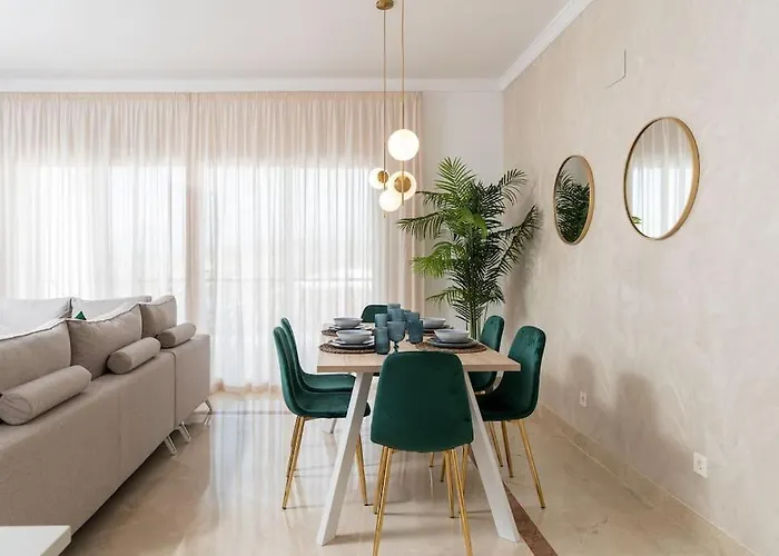 Stunning Apartment-7 People-6 Pools.402 Апартаменти *