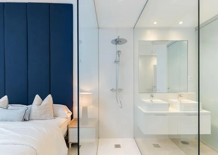 Апартаменти Stunning Apartment-7 People-6 Pools.402 *