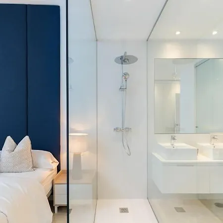 Apartman Stunning Apartment-7 People-6 Pools.402 *