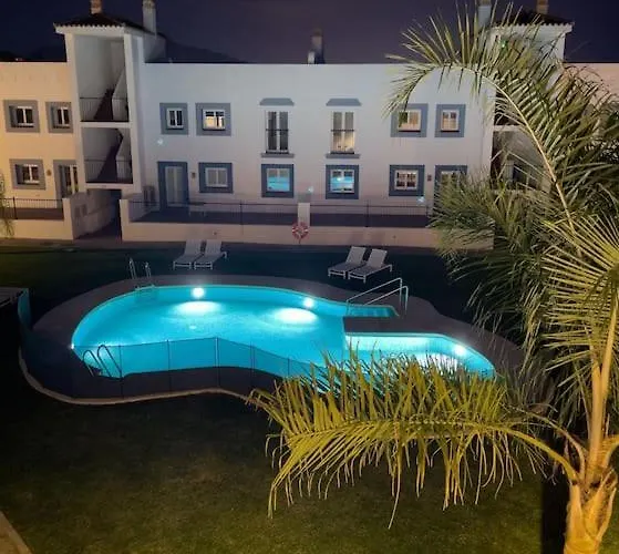 Stunning Apartment-7 People-6 Pools.402 *