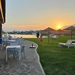 Stunning Apartment-7 People-6 Pools.402