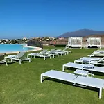 Stunning Apartment-7 People-6 Pools.402 Διαμέρισμα