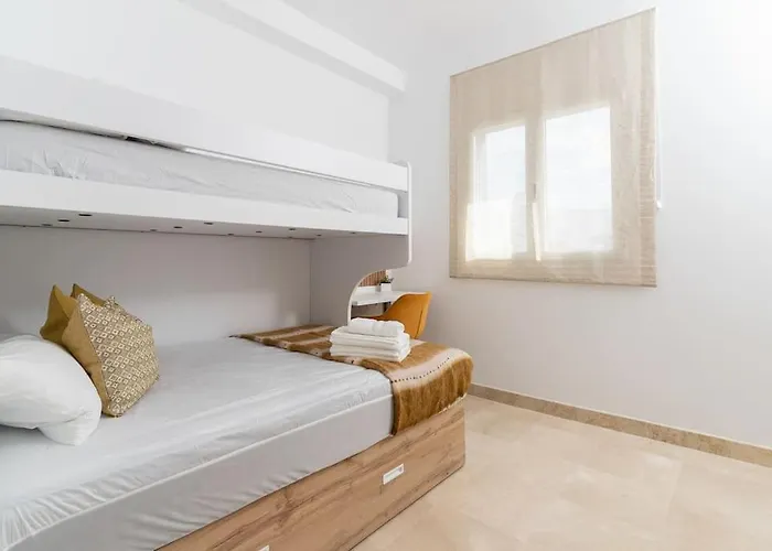 Stunning Apartment-7 People-6 Pools.402